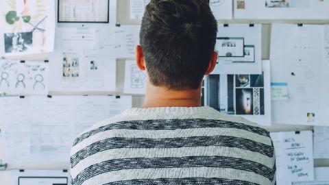 Featured Image for 10 Best AI Essay & Research Paper Writers and Checkers
