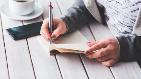 Featured Image for 7 Best AI Essay Rewriters & Rewording Tools in 2026