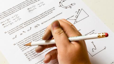 Featured Image for 5 Free Online AI Math Problem Solvers & Homework Helpers