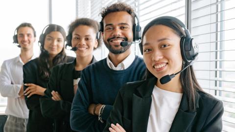 Featured Image for 25 Best Customer Service Apps & Software in 2026