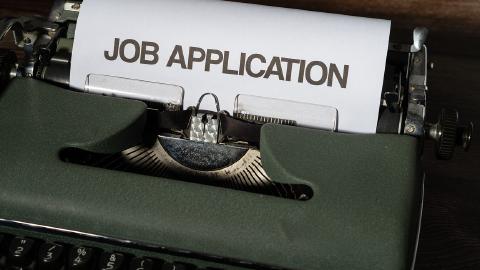 Featured Image for How to Write a Standout Resume with AI in 2026