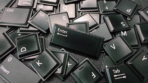 Featured Image for How to Use Predictive Text in 2026 + 3 Top Apps & Alternatives