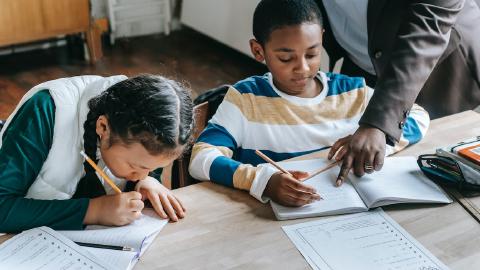 Featured Image for How to Personalize Student Feedback as an Educator