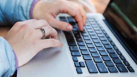 Featured Image for Thesis Statements 101: Examples, Templates, and a Universal Outline